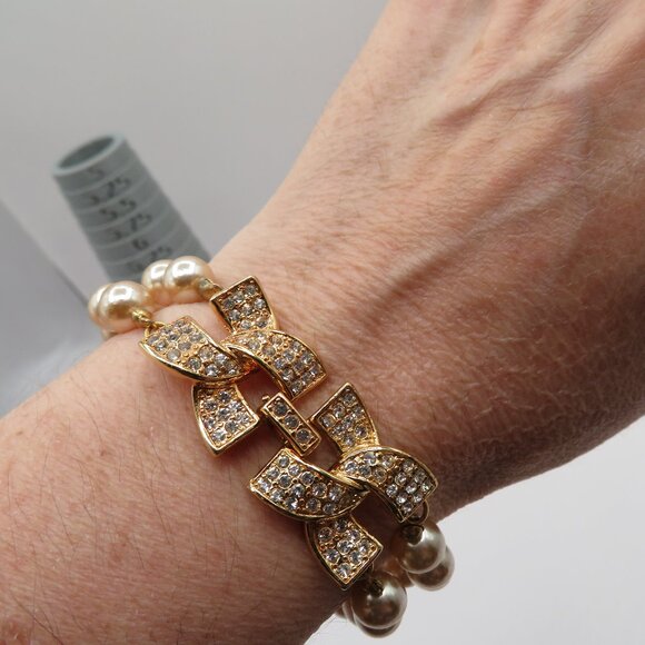 Kenneth Jay Lane Faux Pearl Bracelet Gold Tone Rhinestone Clasp - Picture 3 of 9